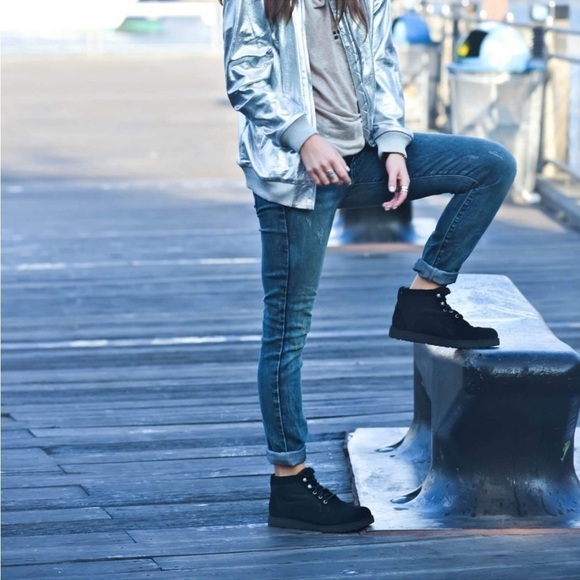 UGG Bethany Black Suede Chukka Boot Sz 7 - Picture 15 of 15